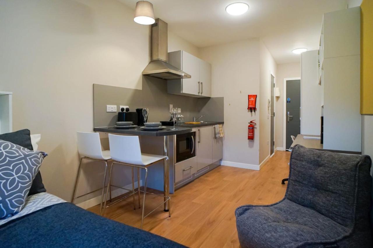 1 Bedroom Apartments, Studios And Ensuite Bedrooms With Shared Kitchen At Centro House In สเตอร์ลิง ภายนอก รูปภาพ