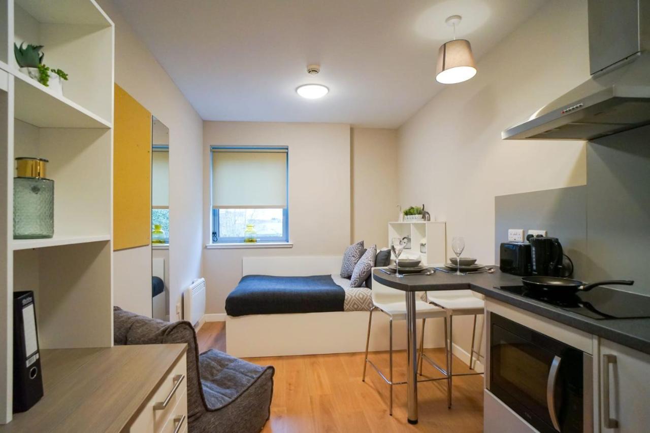 1 Bedroom Apartments, Studios And Ensuite Bedrooms With Shared Kitchen At Centro House In สเตอร์ลิง ภายนอก รูปภาพ
